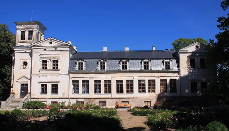Kaagjärve mõisa eestvaade